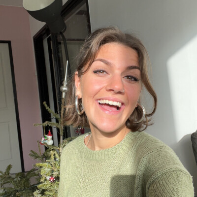 Julia zoekt een Kamer / Studio / Appartement / Huurwoning in Den Haag