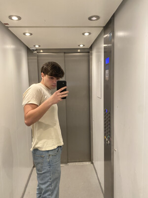 Valerio Massimo is looking for a Room / Apartment in Den Haag