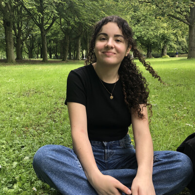 Zoé  zoekt een Kamer / Studio / Appartement / Huurwoning in Den Haag