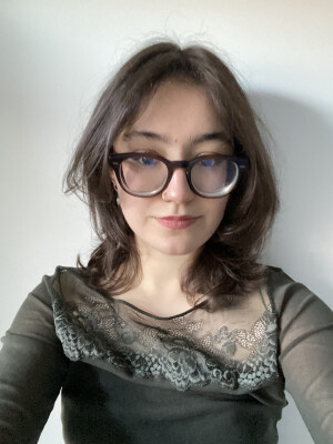 Emily zoekt een Kamer / Studio / Appartement / Huurwoning in Den Haag